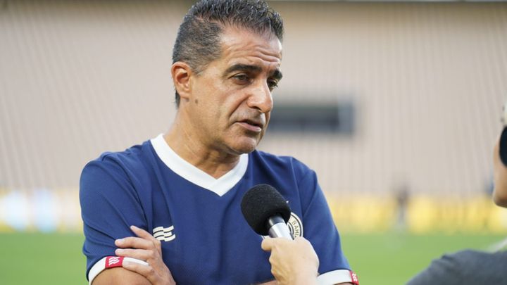 Renato Paiva sai em defesa de Everaldo e pede paciência à torcida