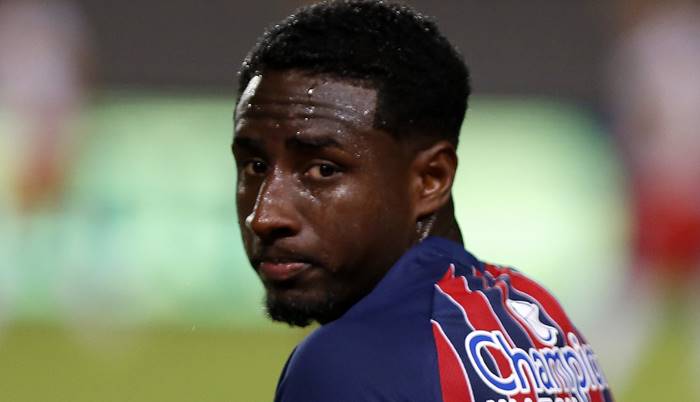 Lateral celebra estreia profissional e revela conversas para renovar com o Bahia