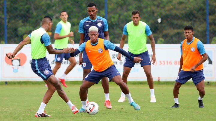 Elenco do Bahia realiza primeiro treino do dia no CT Evaristo de Macedo