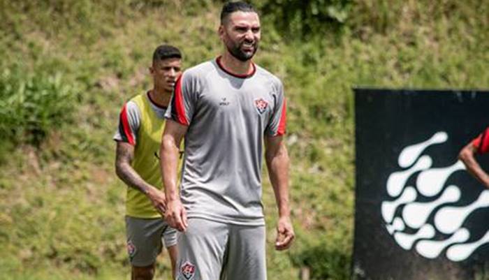 Léo Gamalho segue em tratamento e não enfrenta o Ceará na quarta