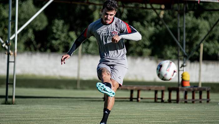 Vitória tem novidades para pegar o Santa Cruz; veja provável time