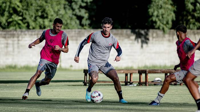 Após tropeço em casa, Vitória volta aos treinos de olho na Juazeirense