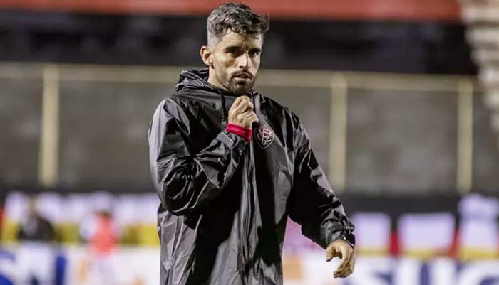 Amadeu celebra triunfo do Vitória e fala sobre chegada de Léo Condé