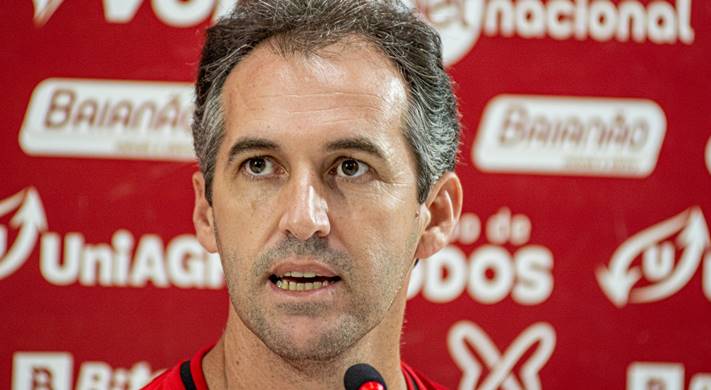 Técnico do Vitória lamenta manipulação de jogos no futebol brasileiro