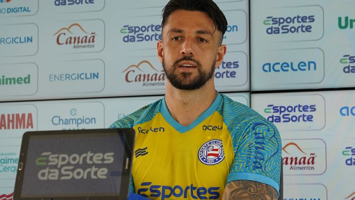 Claus fala sobre relação com Marcos Felipe e se diz pronto para estrear em 2023