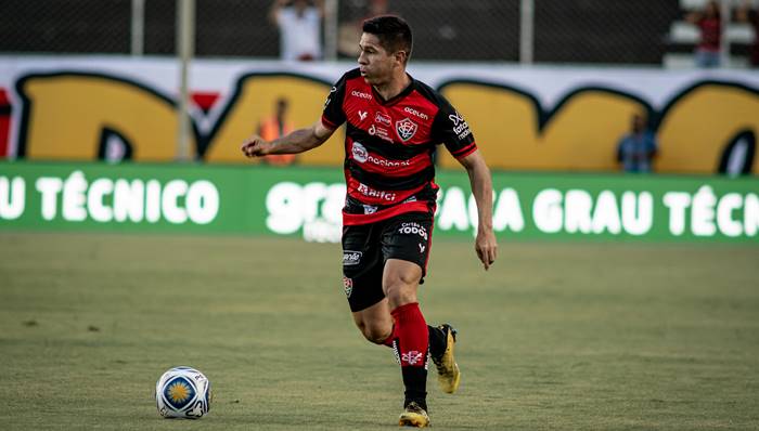 Osvaldo acredita que a falta de confiança vem atrapalhando o Vitória