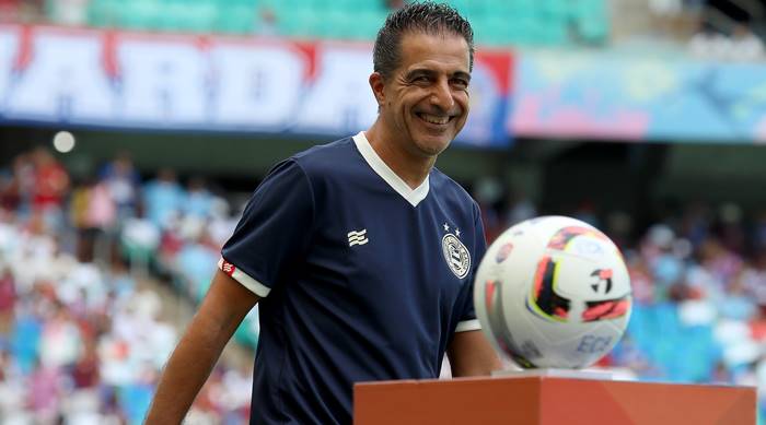 “Quanto melhores são os jogadores, mais difíceis são as negociações”, diz Paiva