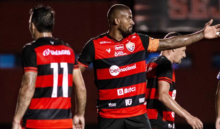 Faxina: Cinco jogadores não seguem no Vitória para a Série B