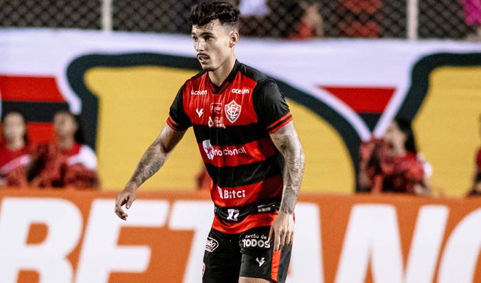 Mesmo eliminado, Zeca garante que Vitória jogará para vencer o Ceará