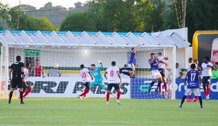 Em desvantagem, Bahia encara o Itabuna tentando evitar novo vexame