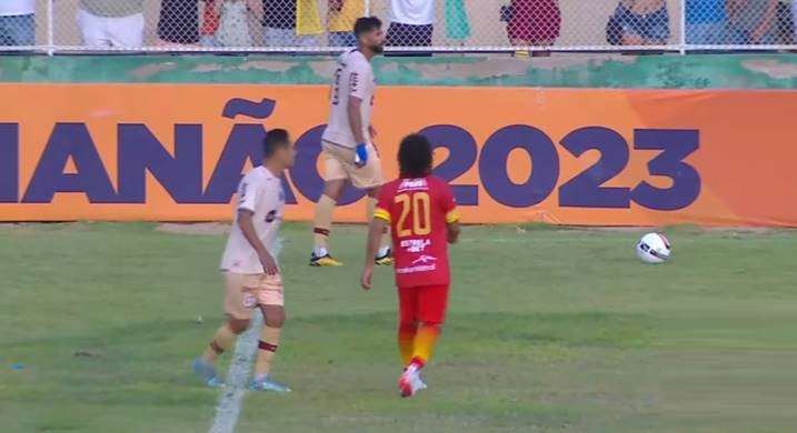 Jacuipense marca no fim, vence a Juazeirense e sai na frente na semifinal do Baianão