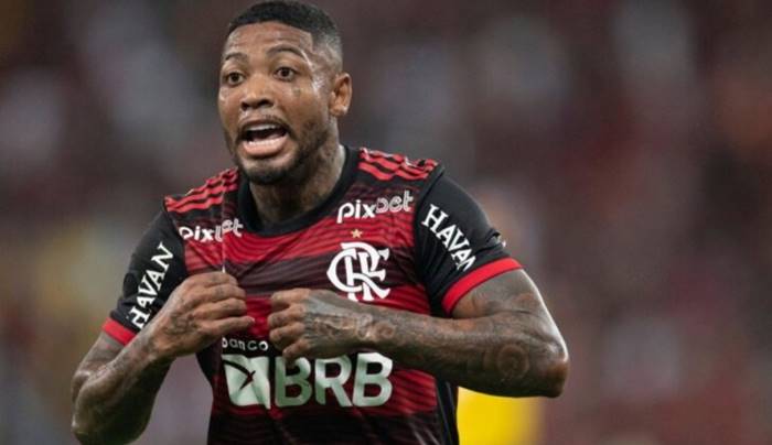 Diretor do São Paulo revela dificuldade para acertar com Marinho