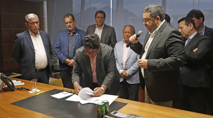 CBF regulamenta o futebol misto em competições amadoras no Brasil