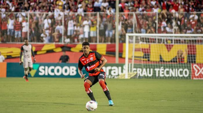 Zagueiro do Vitória admite frustração com eliminações, mas confia em volta por cima