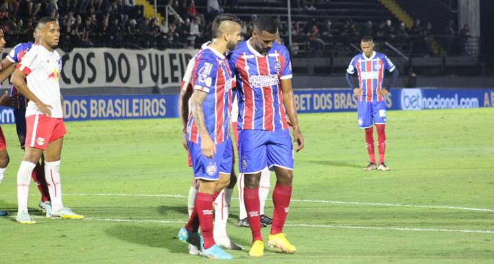 Bahia sofre virada do Bragantino e decepciona na estreia da Série A