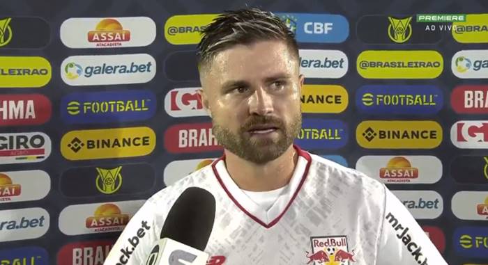 Sasha celebra gol e destaca postura do Bragantino para vencer o Bahia