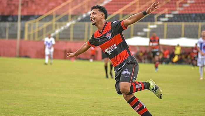 Vitória empresta lateral e atacante da base para o Galícia