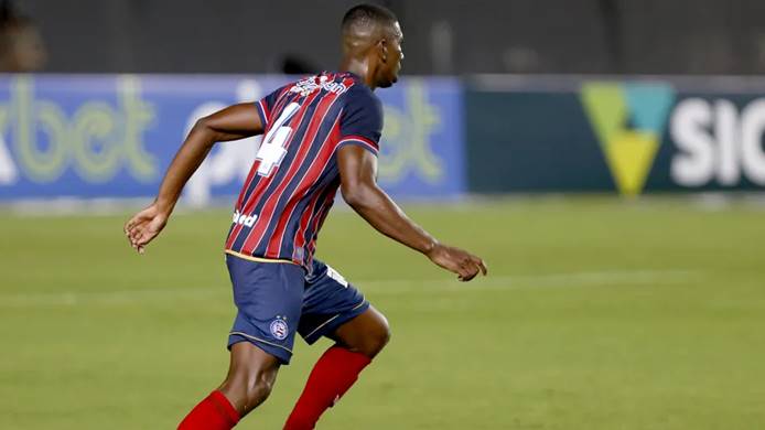 Líder no elenco do Bahia, Kanu fala sobre boa relação com Paiva