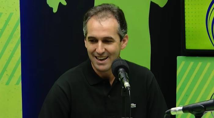 Léo Condé explica ideias e quer Vitória propondo o jogo na Série B