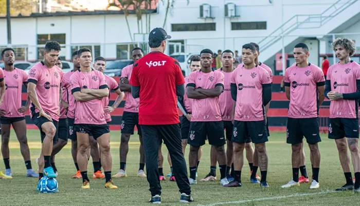 Condé faz projeção para acesso e garante elenco blindado do clima de “oba-oba”