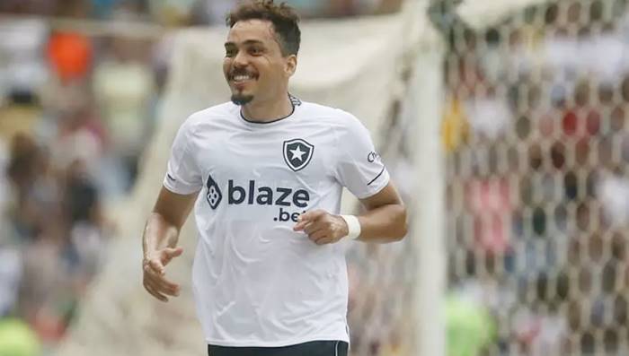 Meia do Botafogo cita calendário difícil e vê jogo contra o Bahia como ‘final’