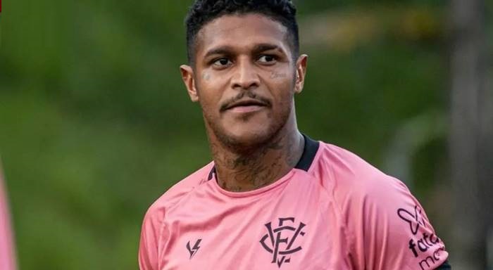 Fábio Mota destaca esforço do Vitória para renovar com volante