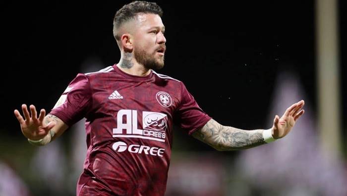 Ex-atacante do Bahia deixa clube árabe e fica livre no mercado