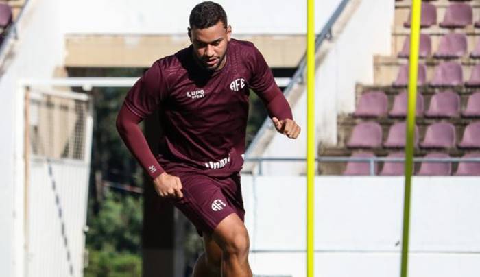 Meia com passagem pelo Bahia está próximo de acertar com o ABC