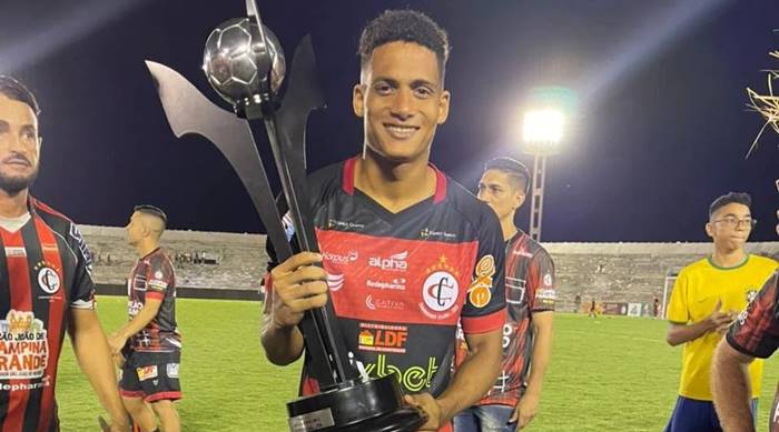 Além de ex-Vitória, Galícia anuncia atacante revelado no Bahia