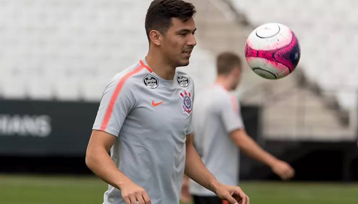 Zagueiro especulado no Bahia em fevereiro é afastado pelo Corinthians