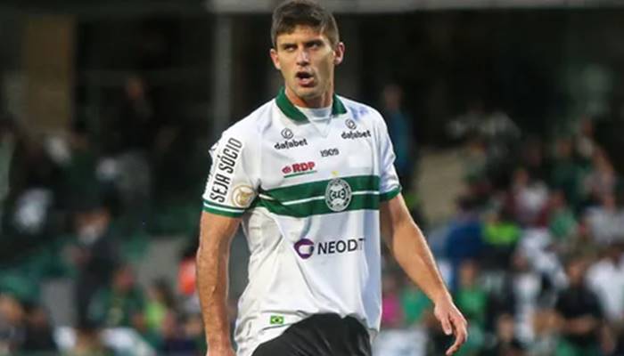 Coritiba tem desfalque na zaga para pegar o Bahia; Veja provável time