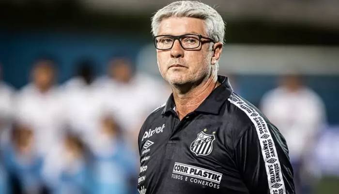 Odair elogia atuação do Santos contra o Bahia e fala sobre zagueiro afastado