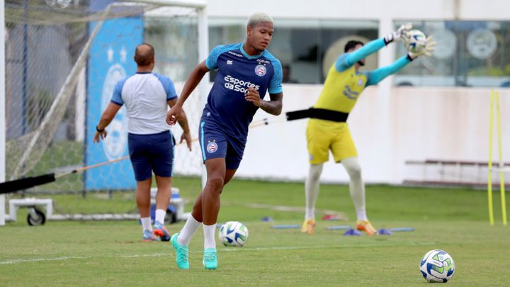 Com lateral da base, Bahia faz treino tático com foco no Palmeiras