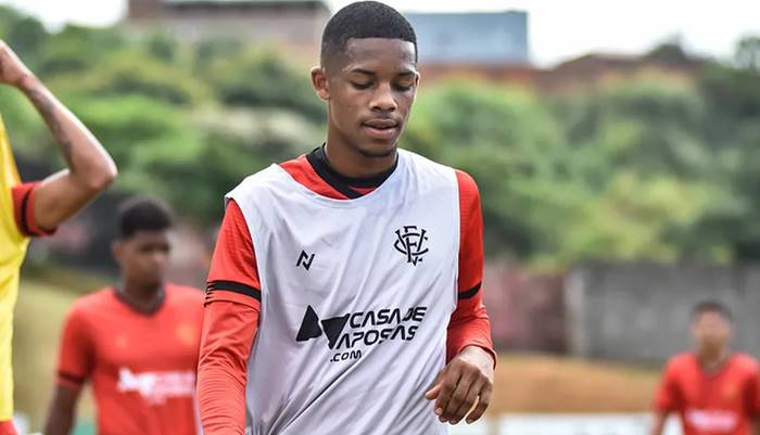 Vitória notifica Athletico-PR e abre as portas para retorno de Pedrinho