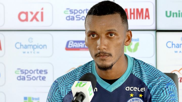 Rezende se coloca à disposição para substituir Ryan no Bahia