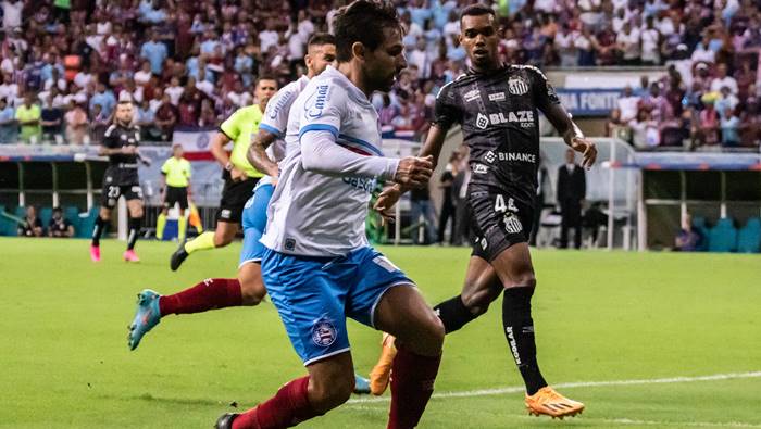 Rezende se diz honrado em jogar com Acevedo: ‘Grande jogador’