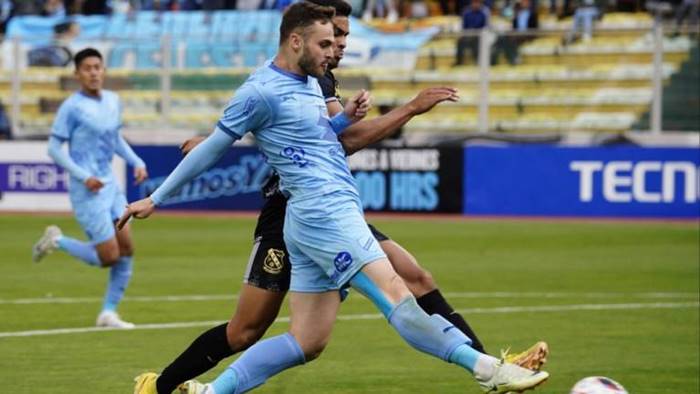 Atacante faz pedida salarial alta, mas Vitória segue negociando