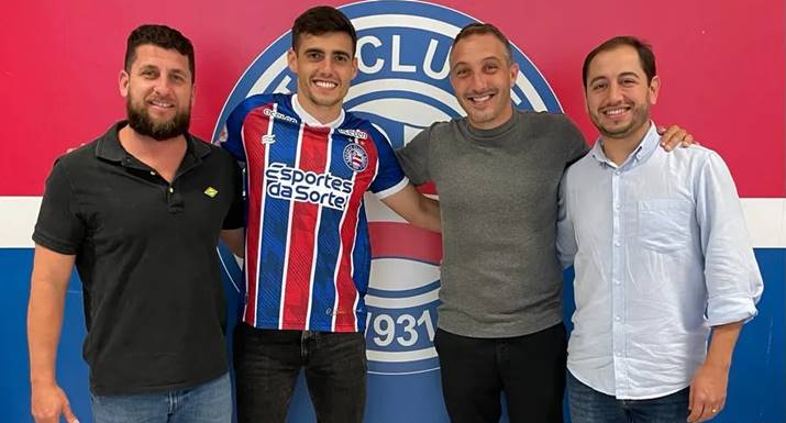 Meia rescinde com o Athletico-PR e assina com o Bahia por dois anos