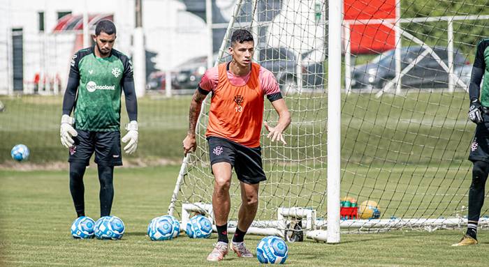 Vitória fecha preparação e relaciona novo reforço para pegar o Novorizontino