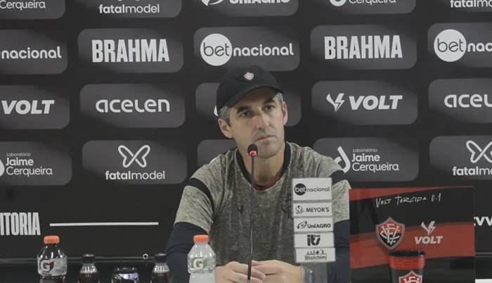 Condé avalia queda de rendimento do Vitória: ‘Momento desconfortável’