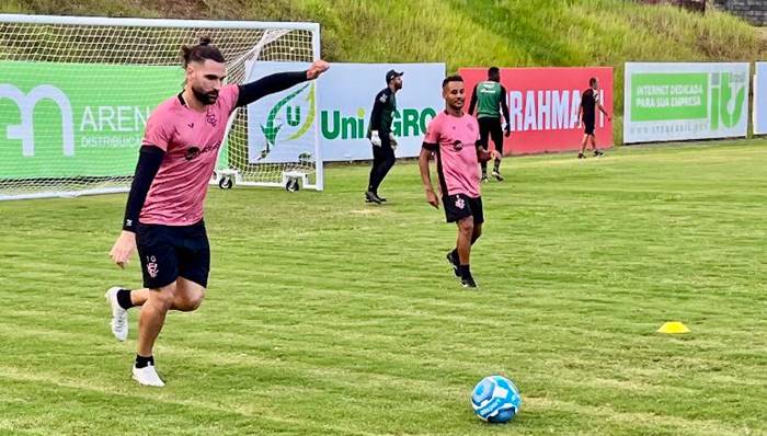 Com Zeca em campo, Vitória segue preparação com foco na Ponte Preta