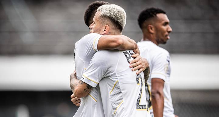 Santos vence no sufoco, se afasta do Z4 e mantém o Goiás na zona