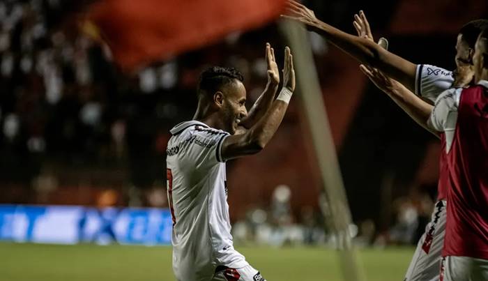 Vitória venceu todos os confrontos nordestinos no 1º turno da Série B