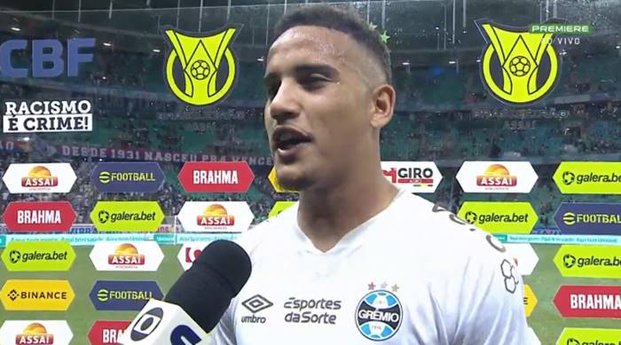 Zagueiro do Grêmio celebra 1º gol como profissional e vitória sobre o Bahia