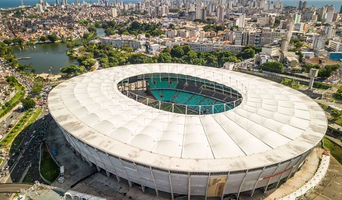 Arena Fonte Nova promove campanha para que torcedores não joguem bebidas para cima