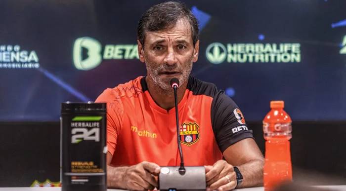 América-MG contrata técnico argentino para substituir Mancini