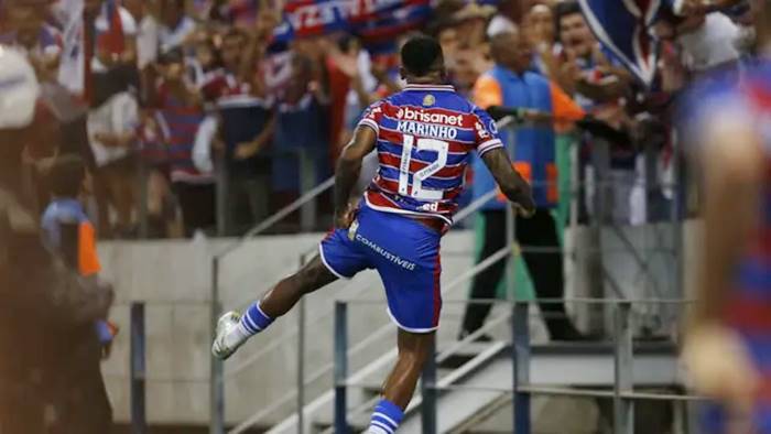 Marinho marca no fim, e Fortaleza conquista vaga histórica às quartas da Sul-Americana