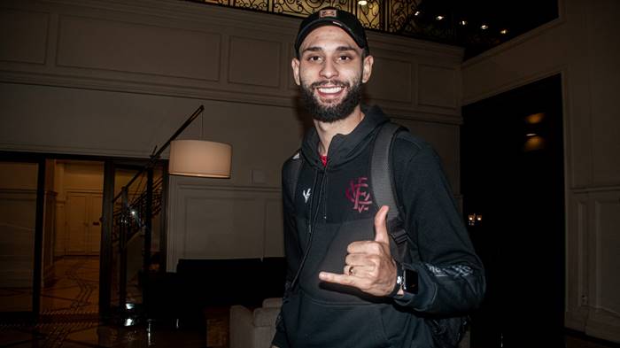 Vitória oficializa compra de Wagner Leonardo: ‘Muito feliz em permanecer’