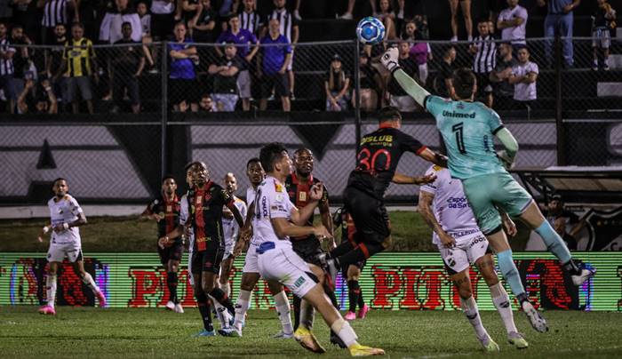 Diego Souza marca na reestreia, Sport vence no fim e assume liderança da Série B