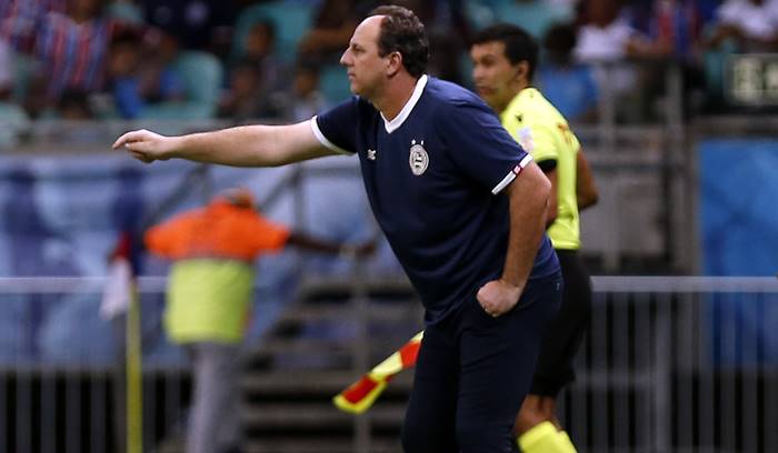 Ceni cita energia da torcida do Bahia na Fonte Nova: “Temos que aproveitar”